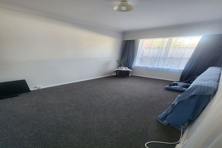 Photo of property in 13-13a Benzie Avenue, Wallaceville, Upper Hutt, 5018