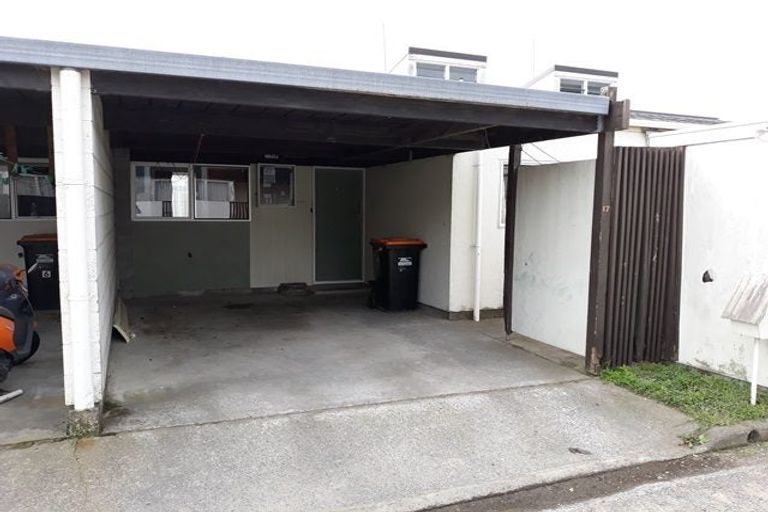 Photo of property in 17 Papakowhai Court, West End, Palmerston North, 4412