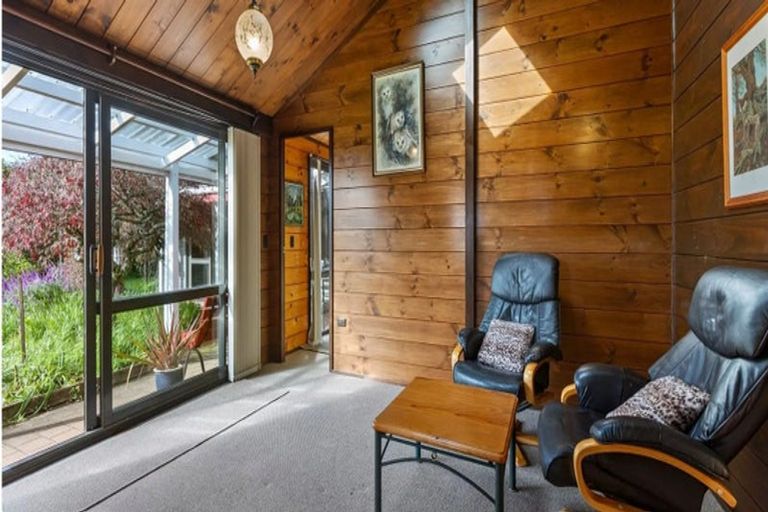 Photo of property in 19 Nikau Street, Inglewood, 4330