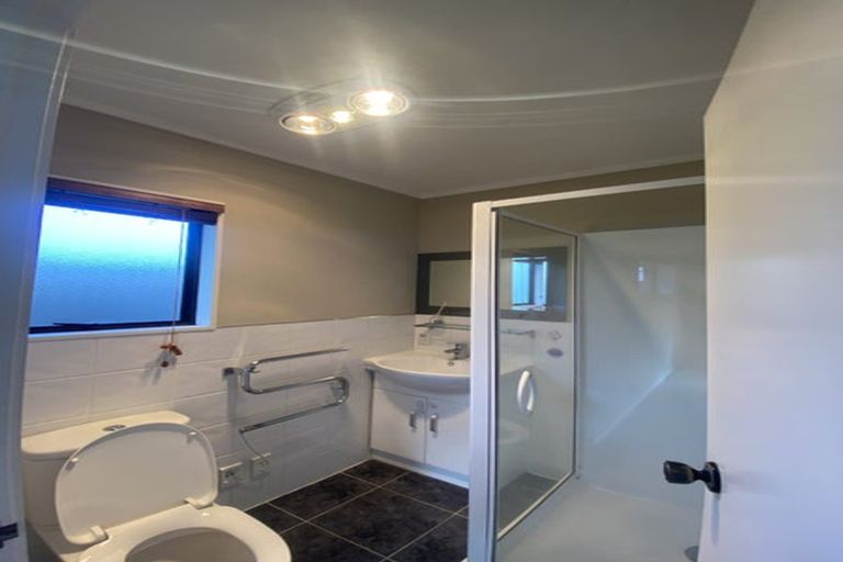 Photo of property in 21 Septimus Place, Henderson, Auckland, 0612