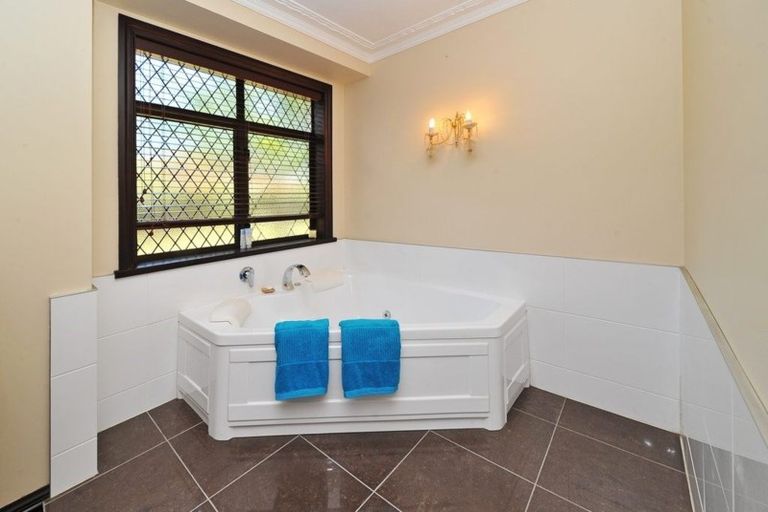 Photo of property in 5 Tington Avenue, Wattle Downs, Auckland, 2103