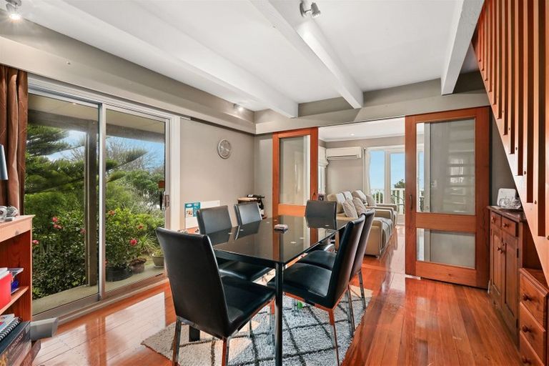 Photo of property in 272 Mount Pleasant Road, Mount Pleasant, Christchurch, 8081