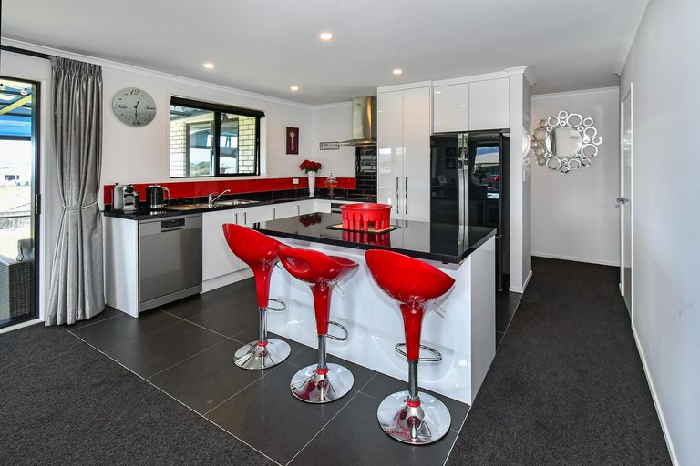 Photo of property in 11 Ulcoats Lane, Pokeno, 2402