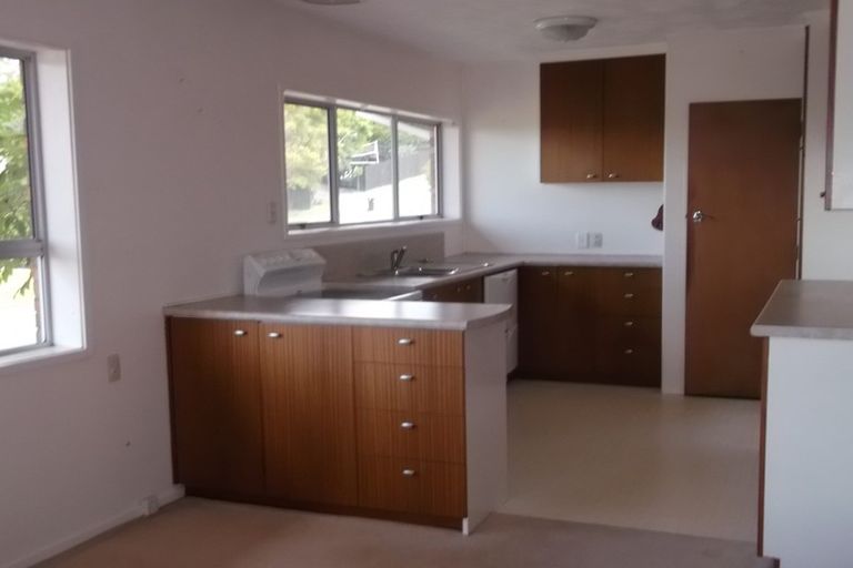 Photo of property in 31 Wyoming Avenue, Murrays Bay, Auckland, 0630