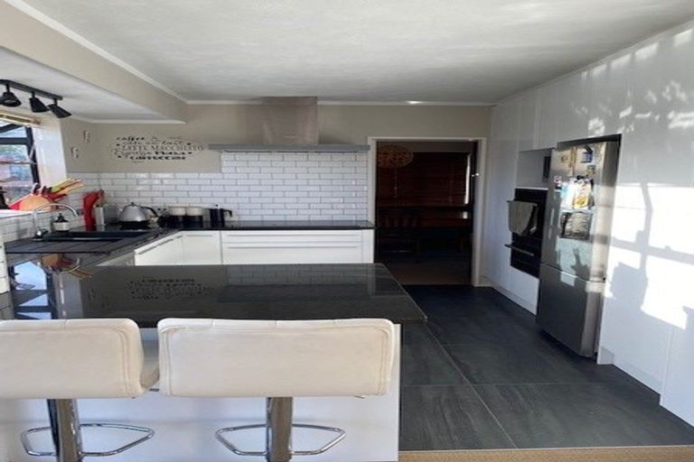 Photo of property in 141 West Harbour Drive, West Harbour, Auckland, 0618