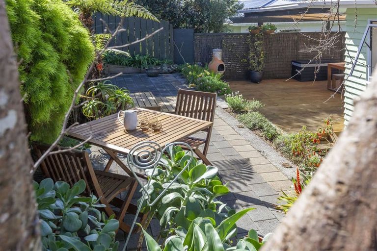 Photo of property in 103 Tilley Road, Paekakariki, 5034