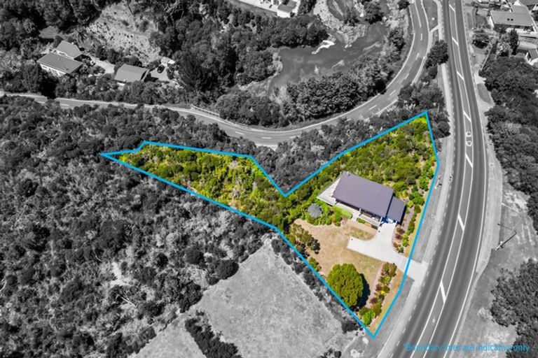 Photo of property in 1117a Whangaparaoa Road, Matakatia, Whangaparaoa, 0930