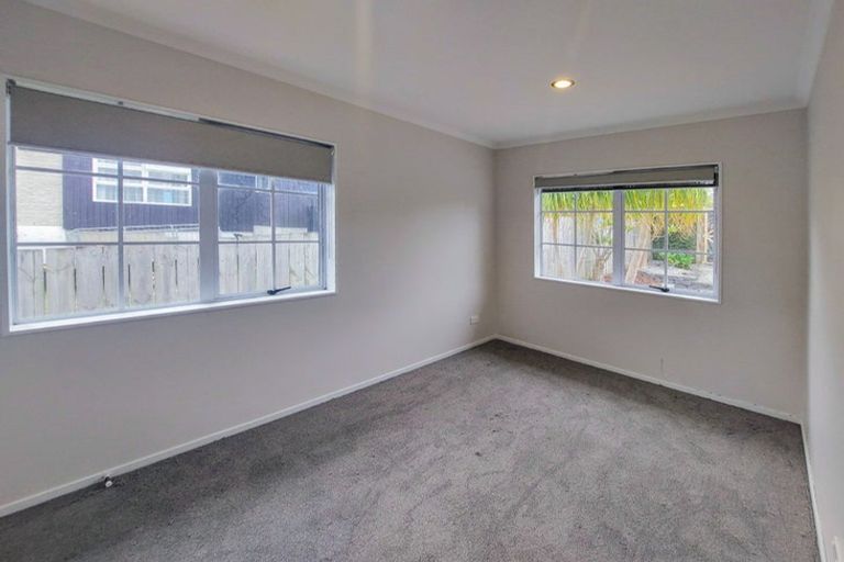 Photo of property in 1/13 Sydney Street, Hauraki, Auckland, 0622