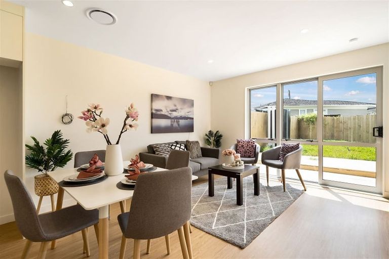Photo of property in 11d Reid Road, New Lynn, Auckland, 0600