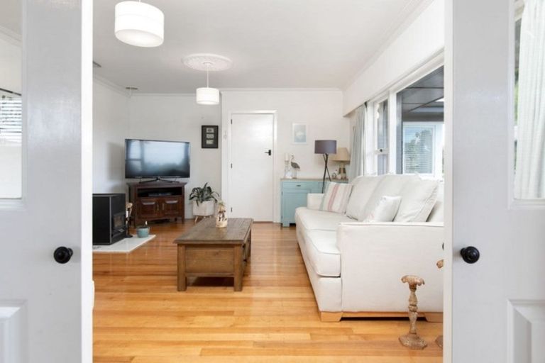 Photo of property in 242 Ngatai Road, Otumoetai, Tauranga, 3110