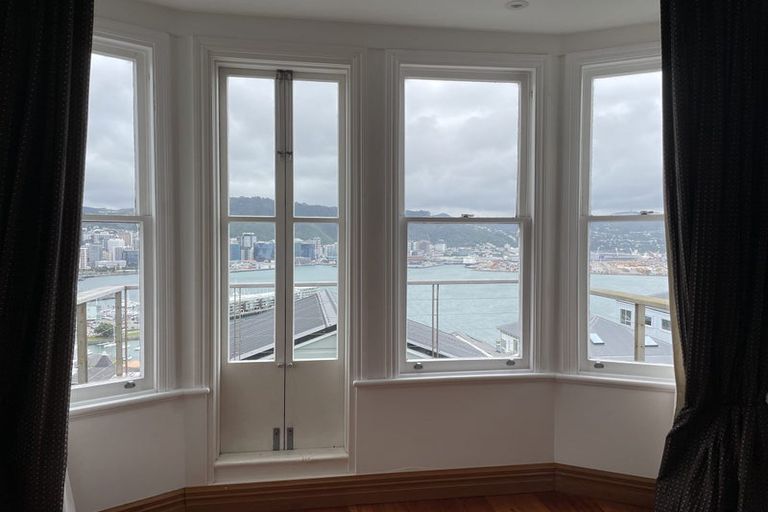 Photo of property in 17 Shannon Street, Mount Victoria, Wellington, 6011