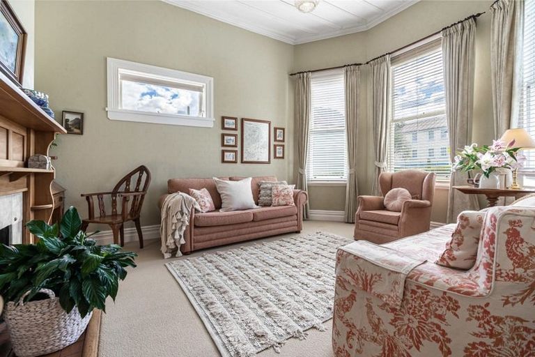 Photo of property in 125 Vauxhall Road, Narrow Neck, Auckland, 0624