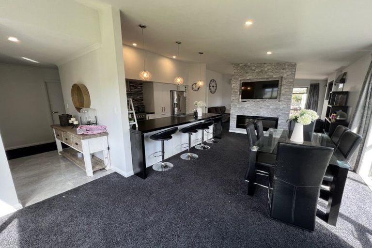 Photo of property in 30 Peter Hall Drive, Kelvin Grove, Palmerston North, 4414