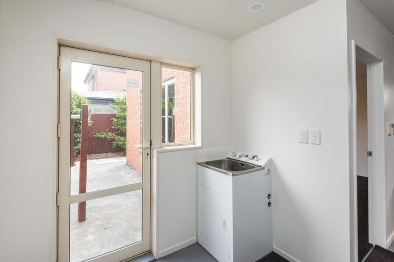 Photo of property in 2/2 Broadbent Street, Riccarton, Christchurch, 8041