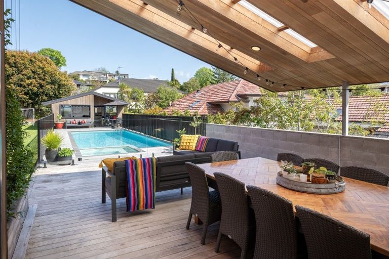 Photo of property in 60 Parkhill Road, Mellons Bay, Auckland, 2014