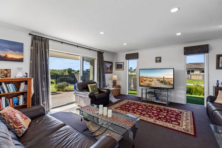 Photo of property in 95 Oriental Parade, Papamoa Beach, Papamoa, 3118