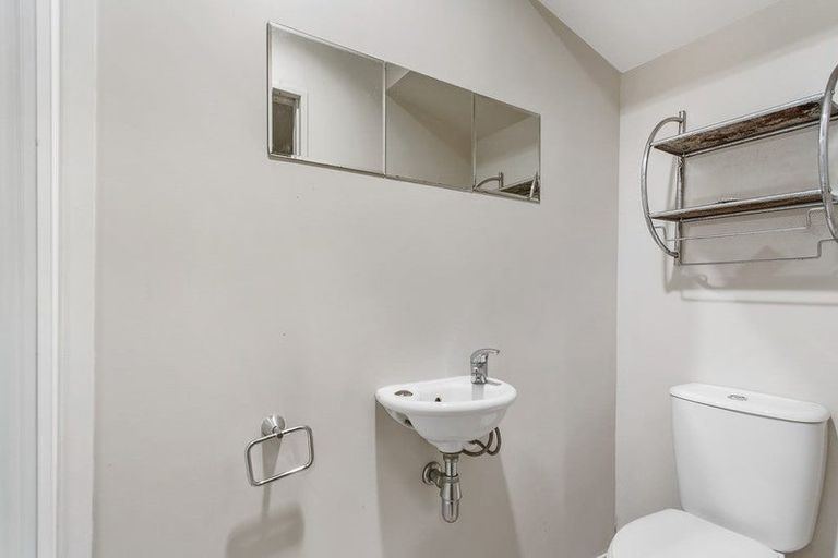 Photo of property in 64 Albionvale Road, Glen Eden, Auckland, 0602