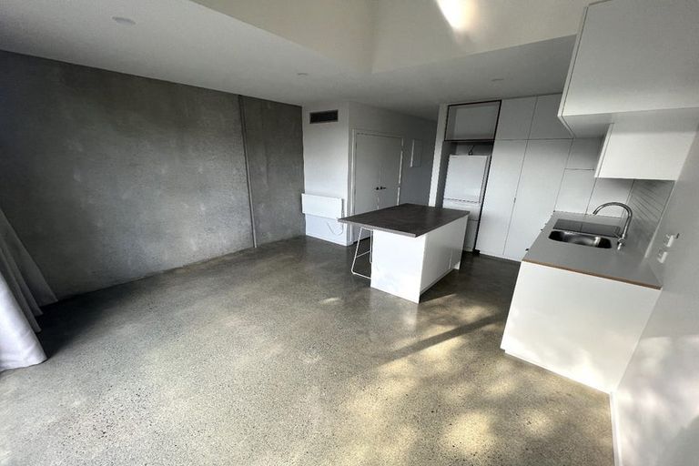 Photo of property in 5 Te Ara O Paetutu, Petone, Lower Hutt, 5012