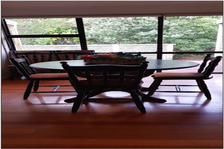 Photo of property in 22 Raphael Place, West Harbour, Auckland, 0618