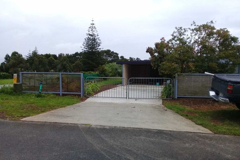 Photo of property in 312a One Tree Point Road, One Tree Point, 0118