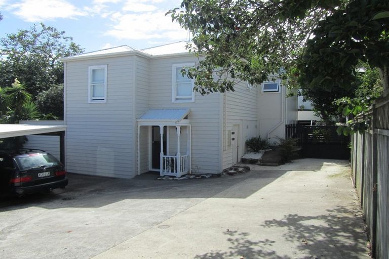 Photo of property in 17b Warwick Street, Morningside, Auckland, 1022