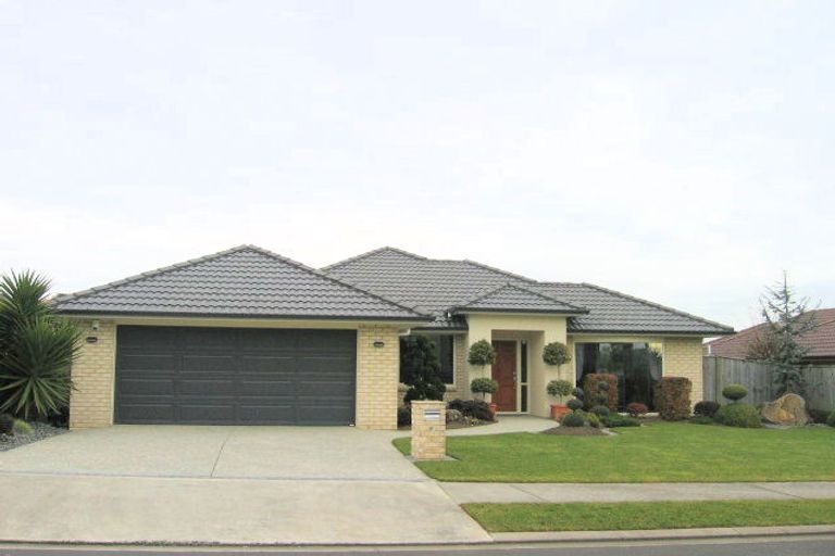 Photo of property in 7 Dunloy Place, East Tamaki Heights, Auckland, 2016