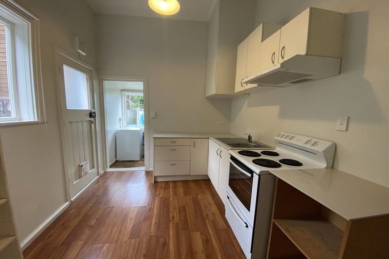 Photo of property in 96 Pirie Street, Mount Victoria, Wellington, 6011