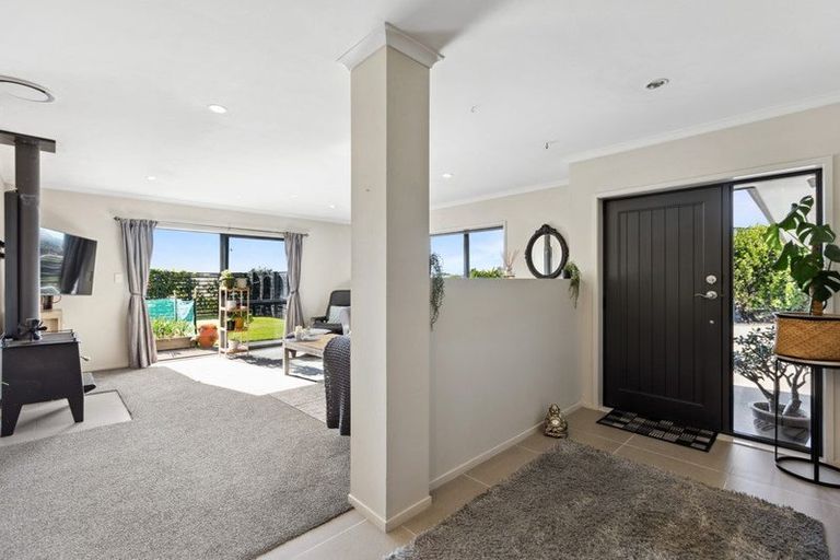 Photo of property in 21b Heta Road, Highlands Park, New Plymouth, 4312
