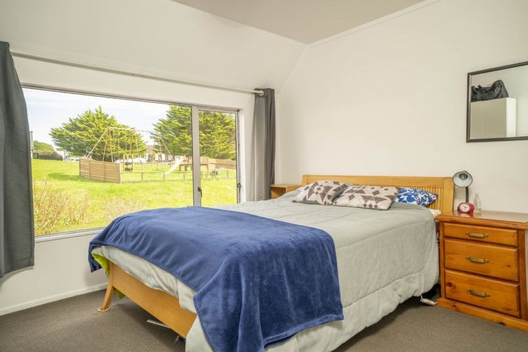 Photo of property in 19 Hollydale Grove, Churton Park, Wellington, 6037