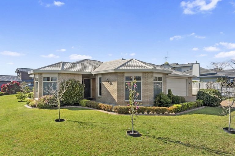Photo of property in 22 Caversham Drive, Rototuna, Hamilton, 3210