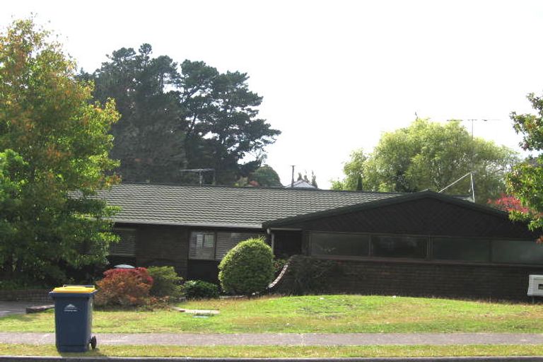 Photo of property in 152 Stapleford Crescent, Browns Bay, Auckland, 0630