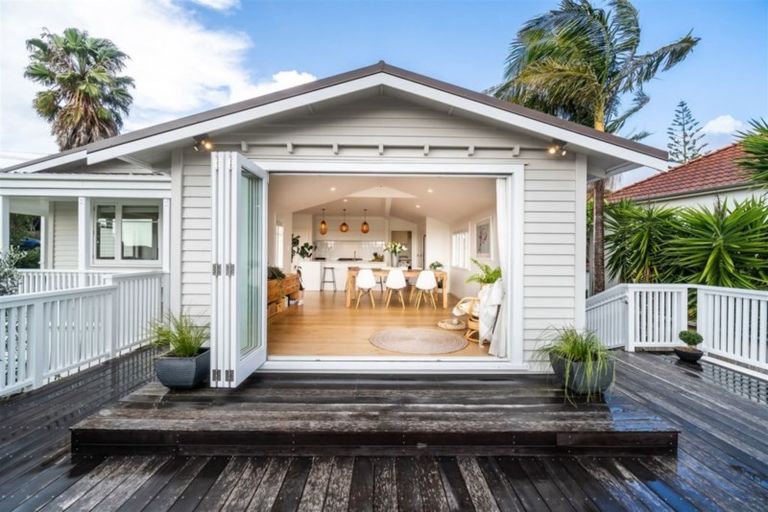 Photo of property in 8 Stone Street, Hauraki, Auckland, 0622