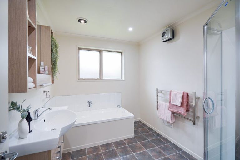 Photo of property in 53 Glenroy Park Drive, Waikiwi, Invercargill, 9810