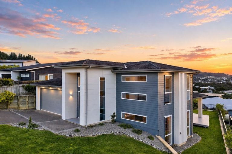 Photo of property in 60 Endeavour Drive, Whitby, Porirua, 5024