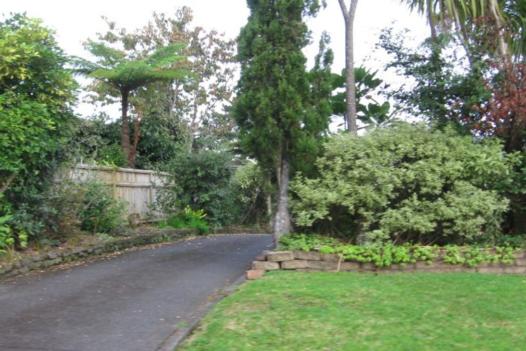 Photo of property in 19 Oscar Road, Greenhithe, Auckland, 0632