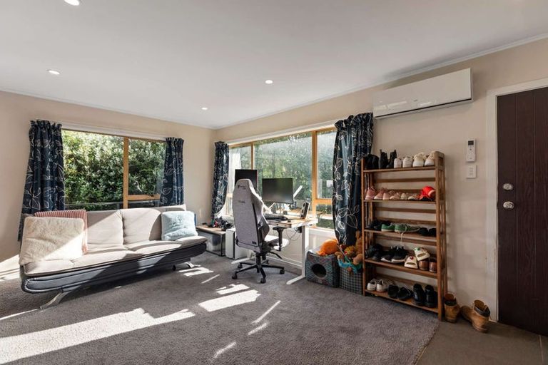 Photo of property in 2 Metcalfe Road, Henderson, Auckland, 0610