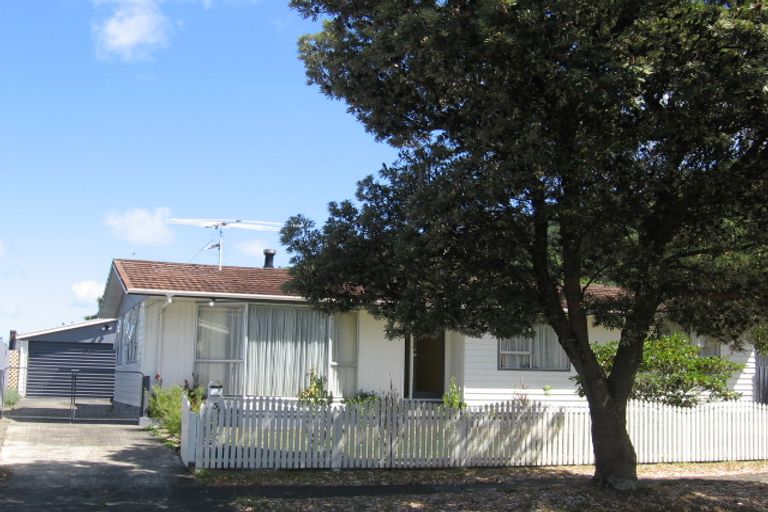 Photo of property in 5 Hartford Crescent, Totara Park, Upper Hutt, 5018