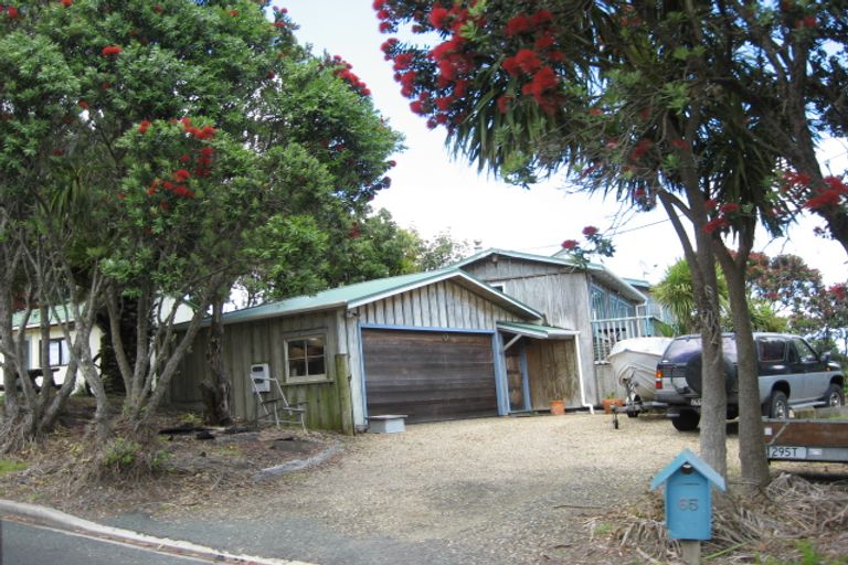 Photo of property in 65 Waitea Road, Muriwai, Waimauku, 0881
