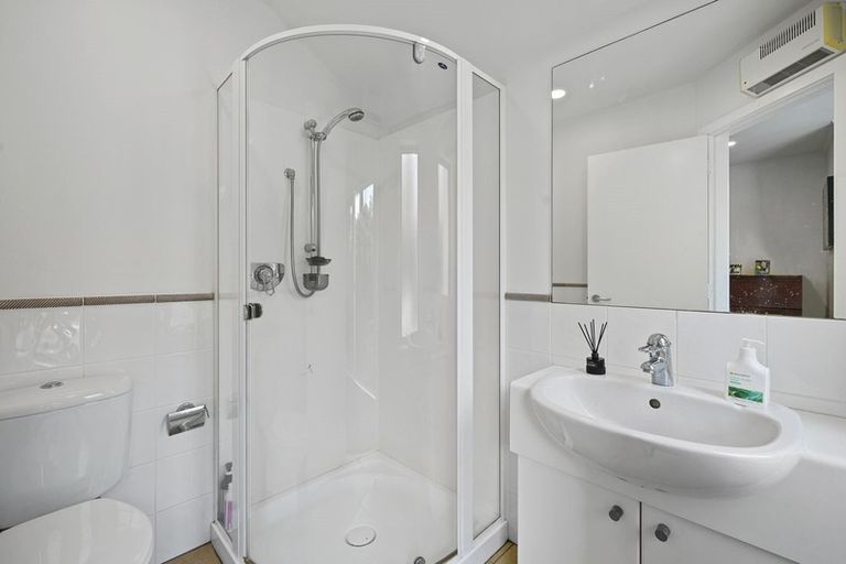 Photo of property in 35b Hobson Crescent, Thorndon, Wellington, 6011