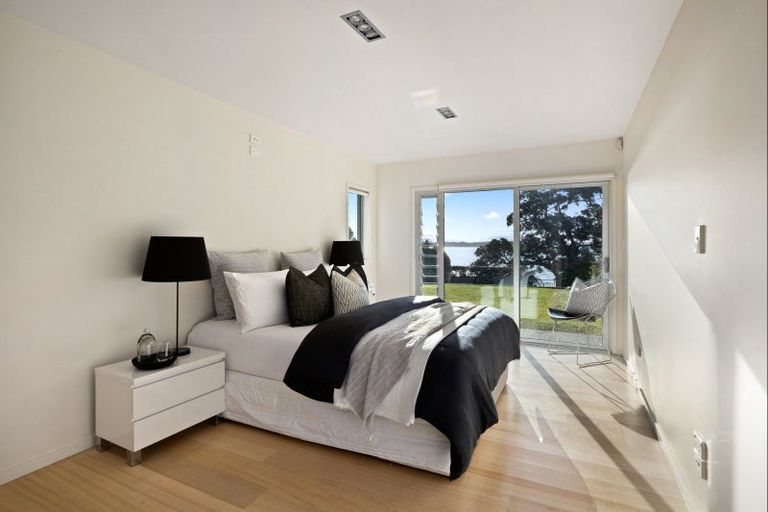 Photo of property in 58 Tindalls Bay Road, Tindalls Beach, Whangaparaoa, 0930