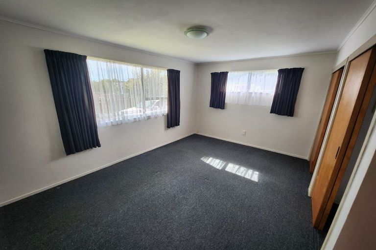 Photo of property in 143 Aviemore Drive, Highland Park, Auckland, 2010