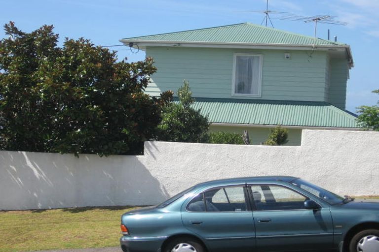 Photo of property in 49 High Road, Glenfield, Auckland, 0629