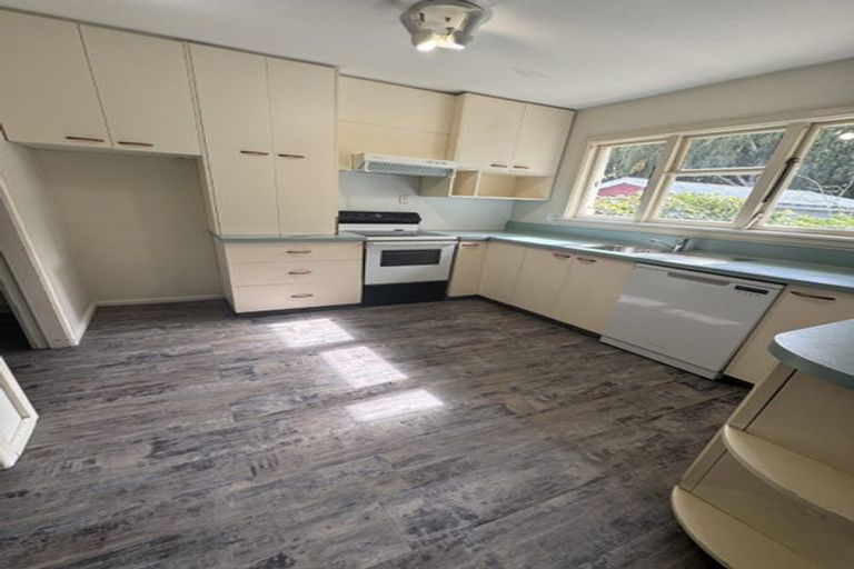 Photo of property in 4 Gladson Avenue, Sockburn, Christchurch, 8042