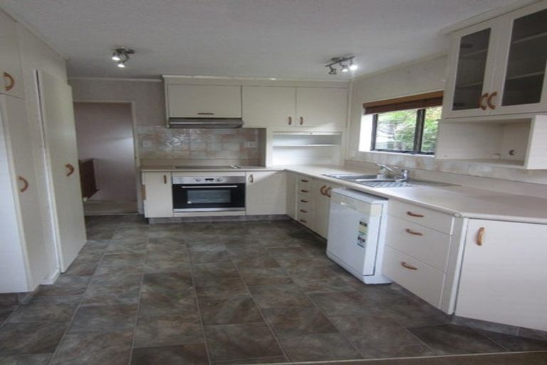 Photo of property in 66 Fyvie Avenue, Tawa, Wellington, 5028