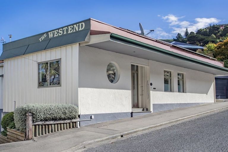 Photo of property in 5 Simeon Quay, Lyttelton, 8082