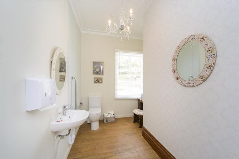 Photo of property in 89 Bridge Street, Bulls, 4818