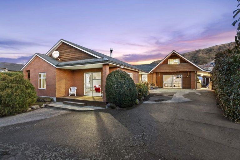 Photo of property in 81 Meadowstone Drive, Wanaka, 9305