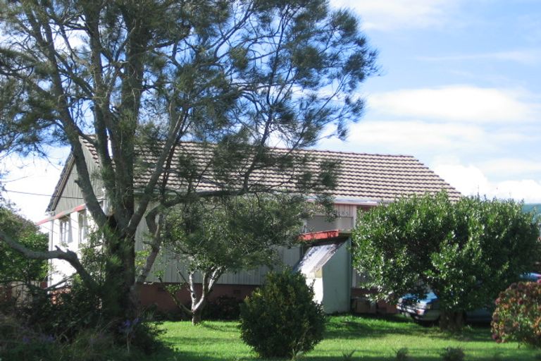 Photo of property in 118 View Road, Sunnyvale, Auckland, 0612