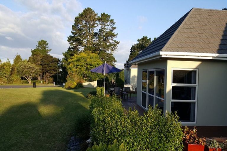 Photo of property in 3 Hobson Heights Road, Lucas Heights, Auckland, 0632