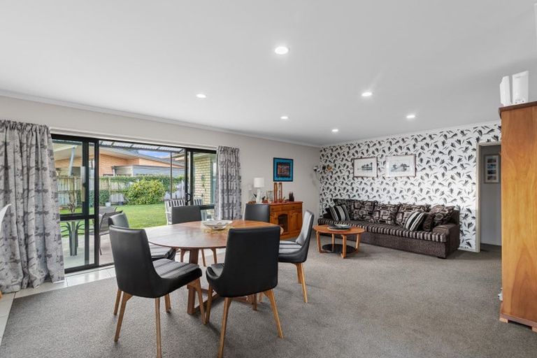 Photo of property in 102 Farringdon Avenue, Rototuna North, Hamilton, 3210